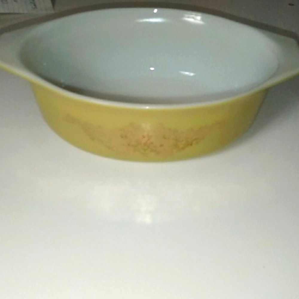 Pyrex Golden Garland Casserole With Lid